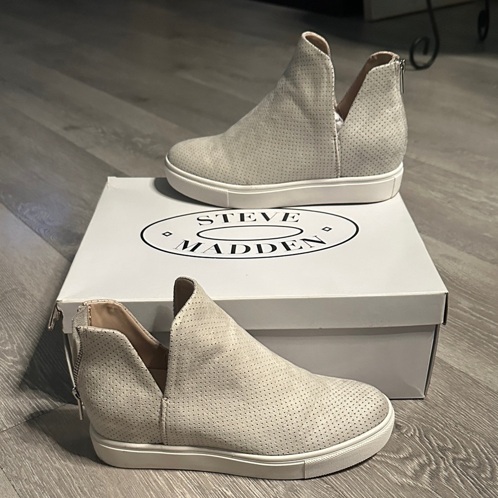 Steve Madden Perforated Cream Ankle Booties